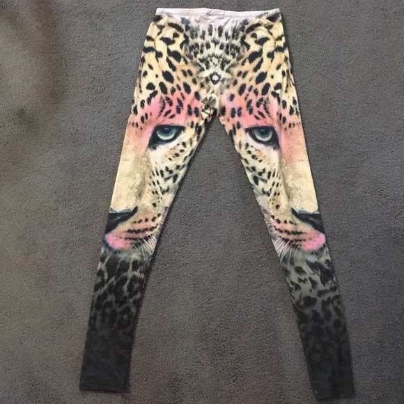 NWOT cheetah legging - Picture 3 of 3